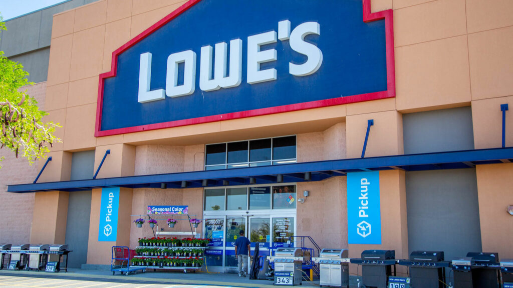 Lowe's exterior storefront
