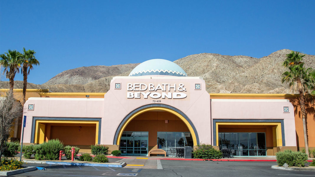 Bed Bath & Beyond storefront exterior