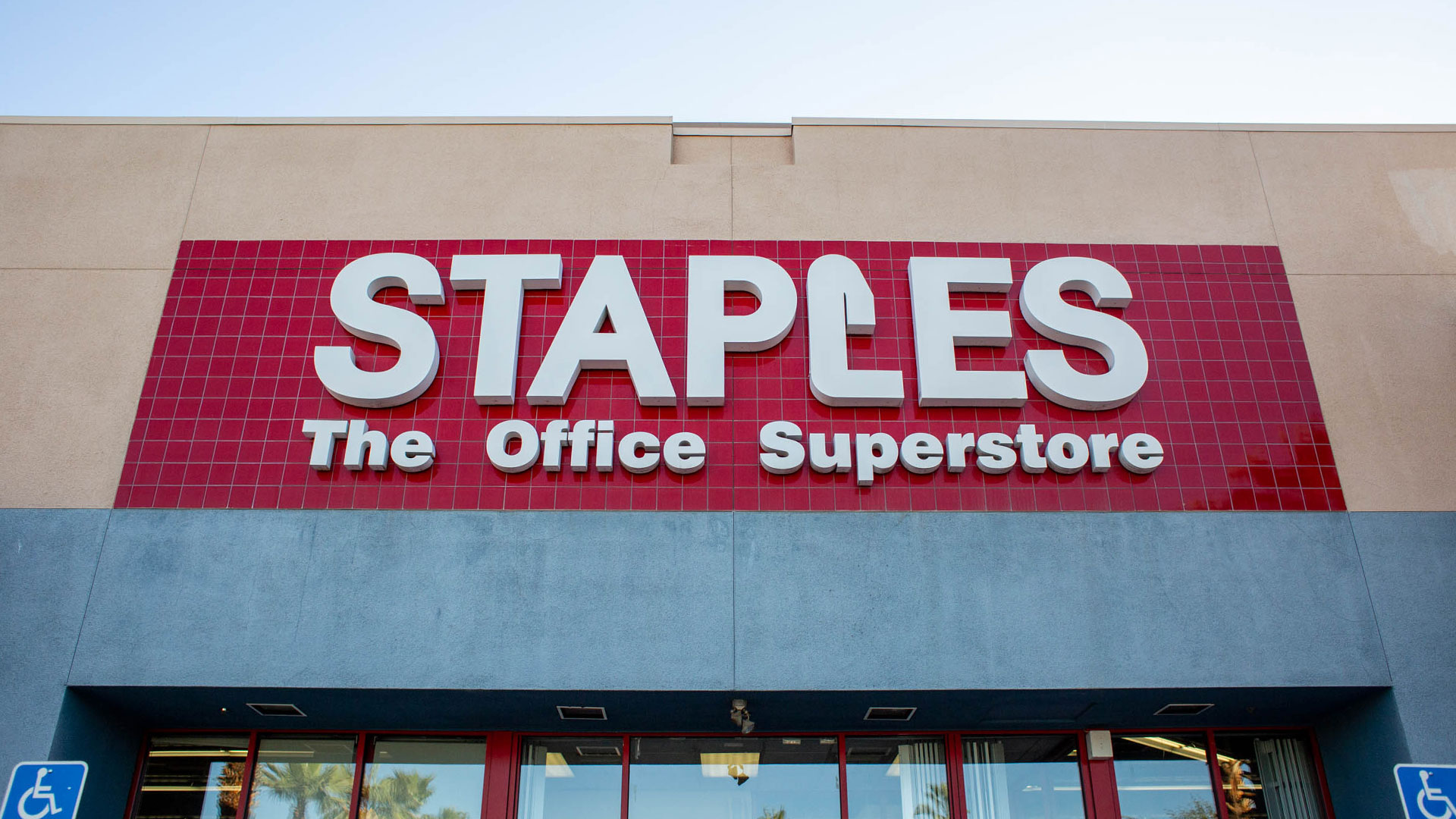 Staples storefront exterior