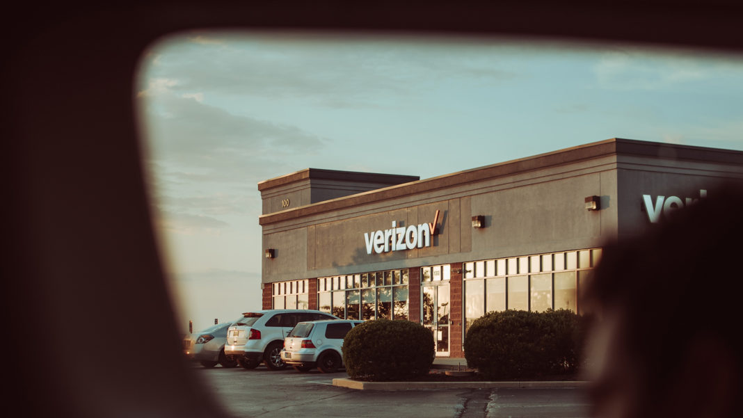 Verizon storefront exterior